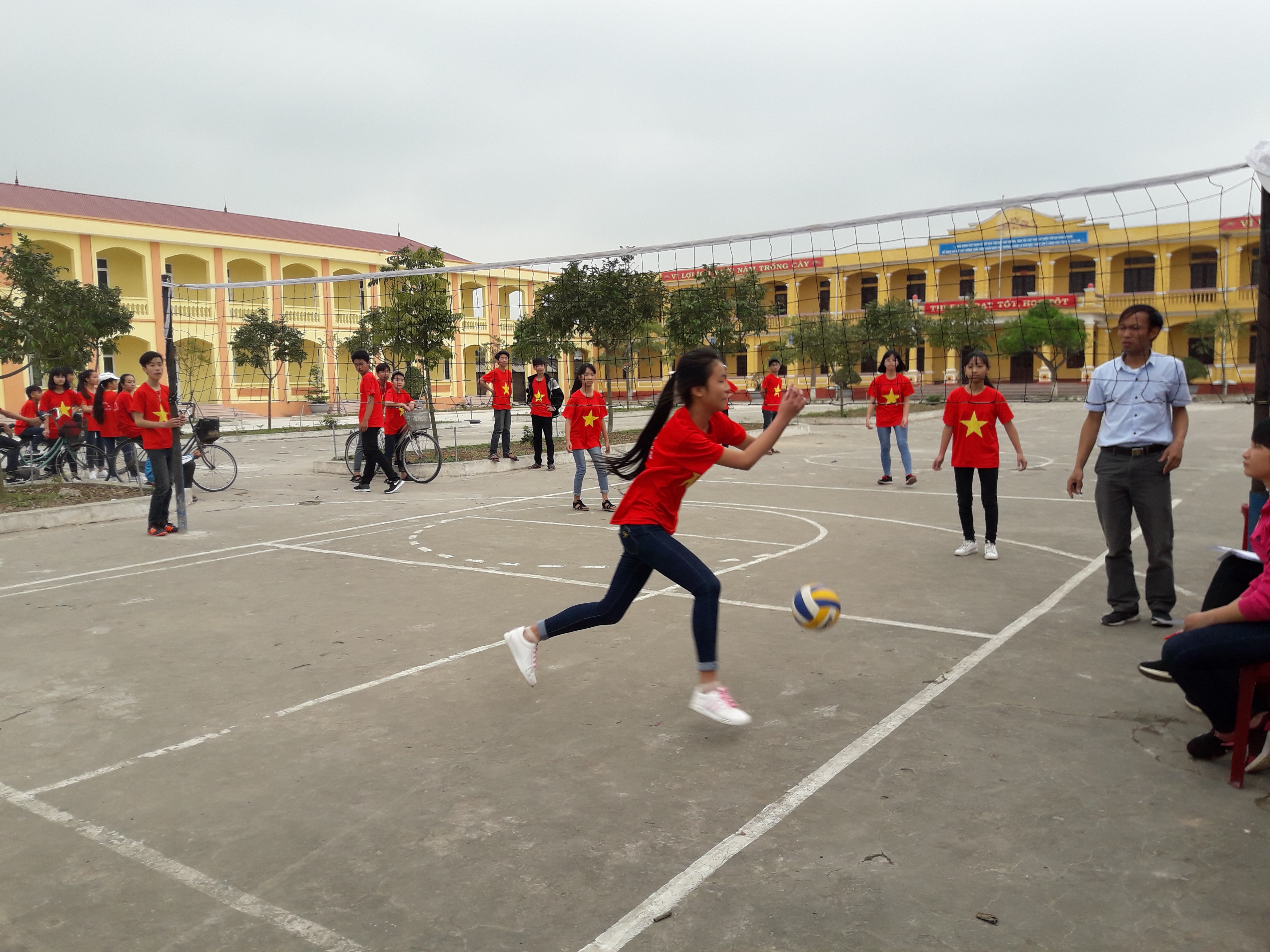 Phòng trào tập luyện thế dục thể thao tại trường THCS Khánh Nhạc